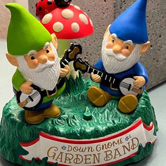 NEW 2019 Hallmark Keepsake Dueling Gnomes - Picture 14 of 15